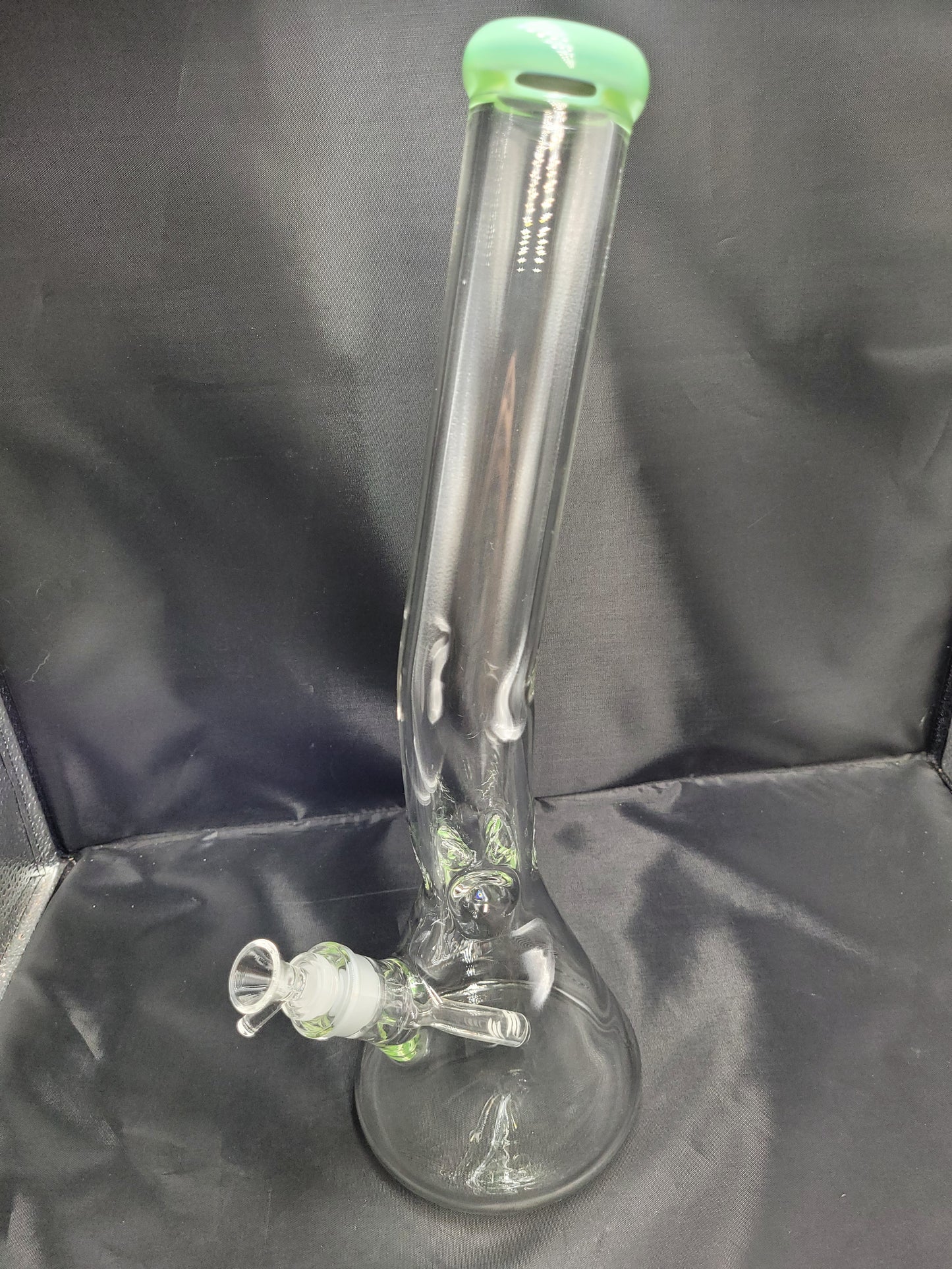 18" Bent Neck Beaker waterpipe