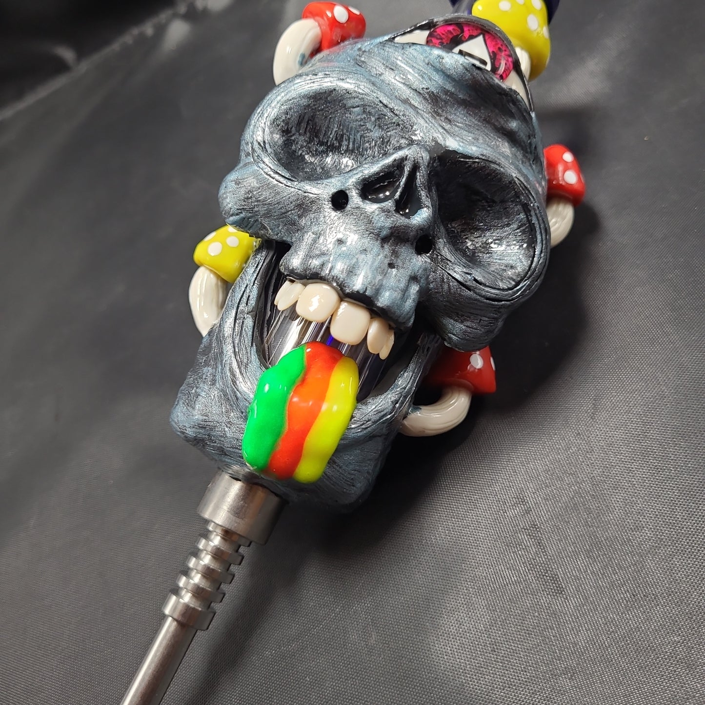 14mm Pulsar Rainbow Puking Skull Vapor Vessel