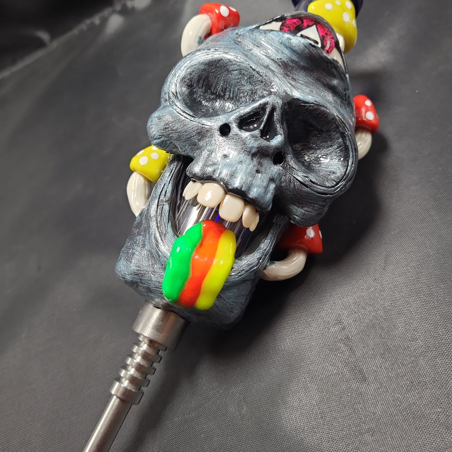 14mm Pulsar Rainbow Puking Skull Vapor Vessel