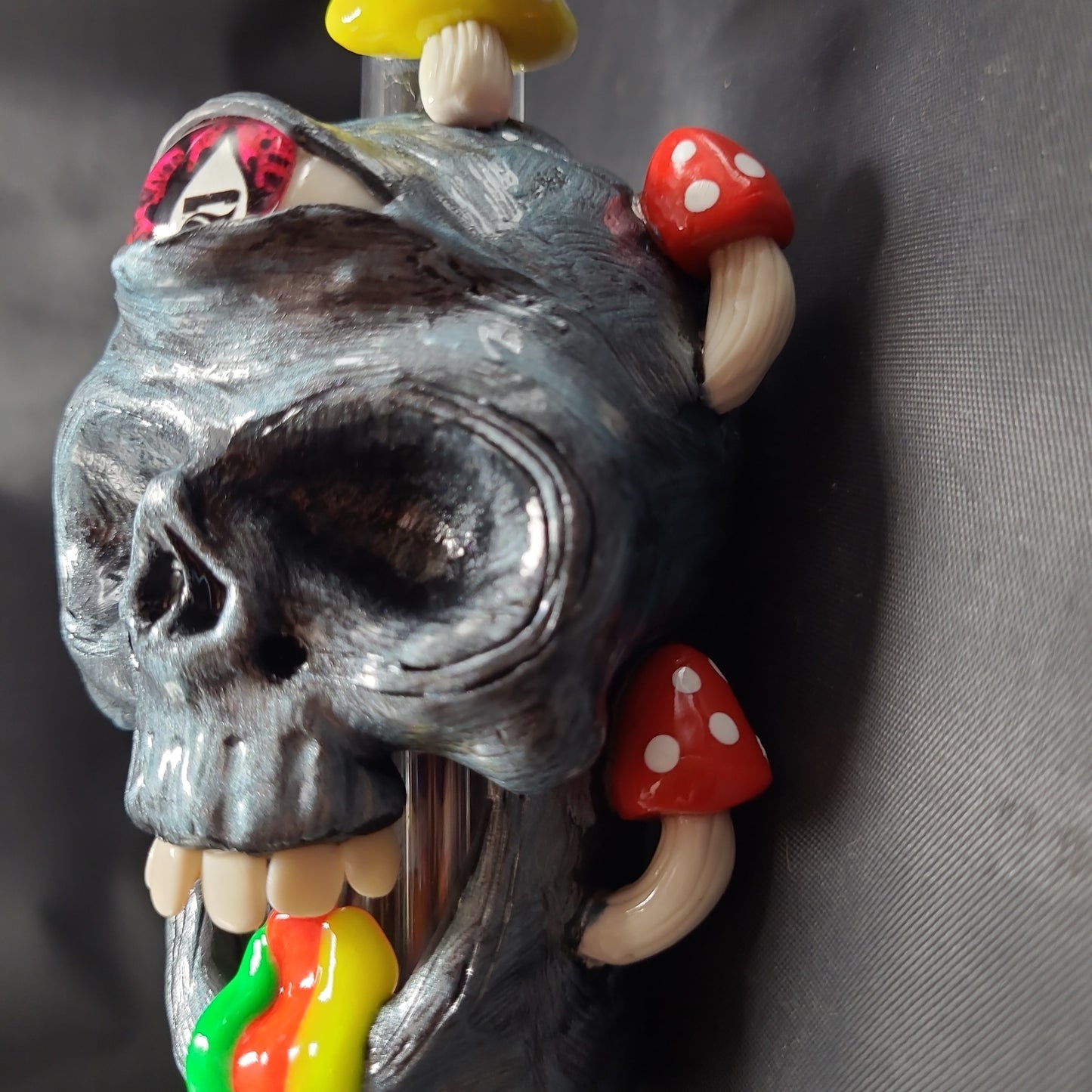 14mm Pulsar Rainbow Puking Skull Vapor Vessel