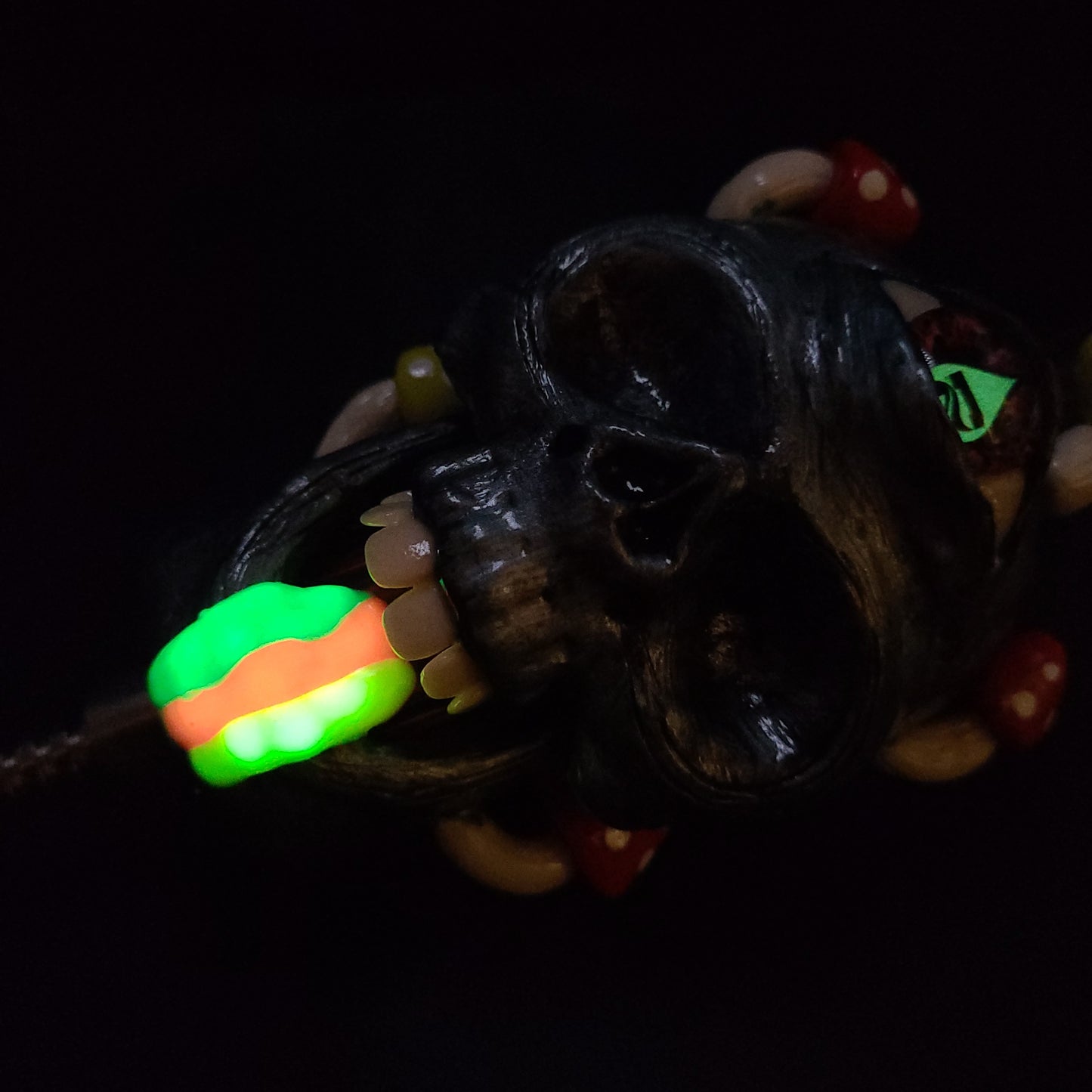 14mm Pulsar Rainbow Puking Skull Vapor Vessel