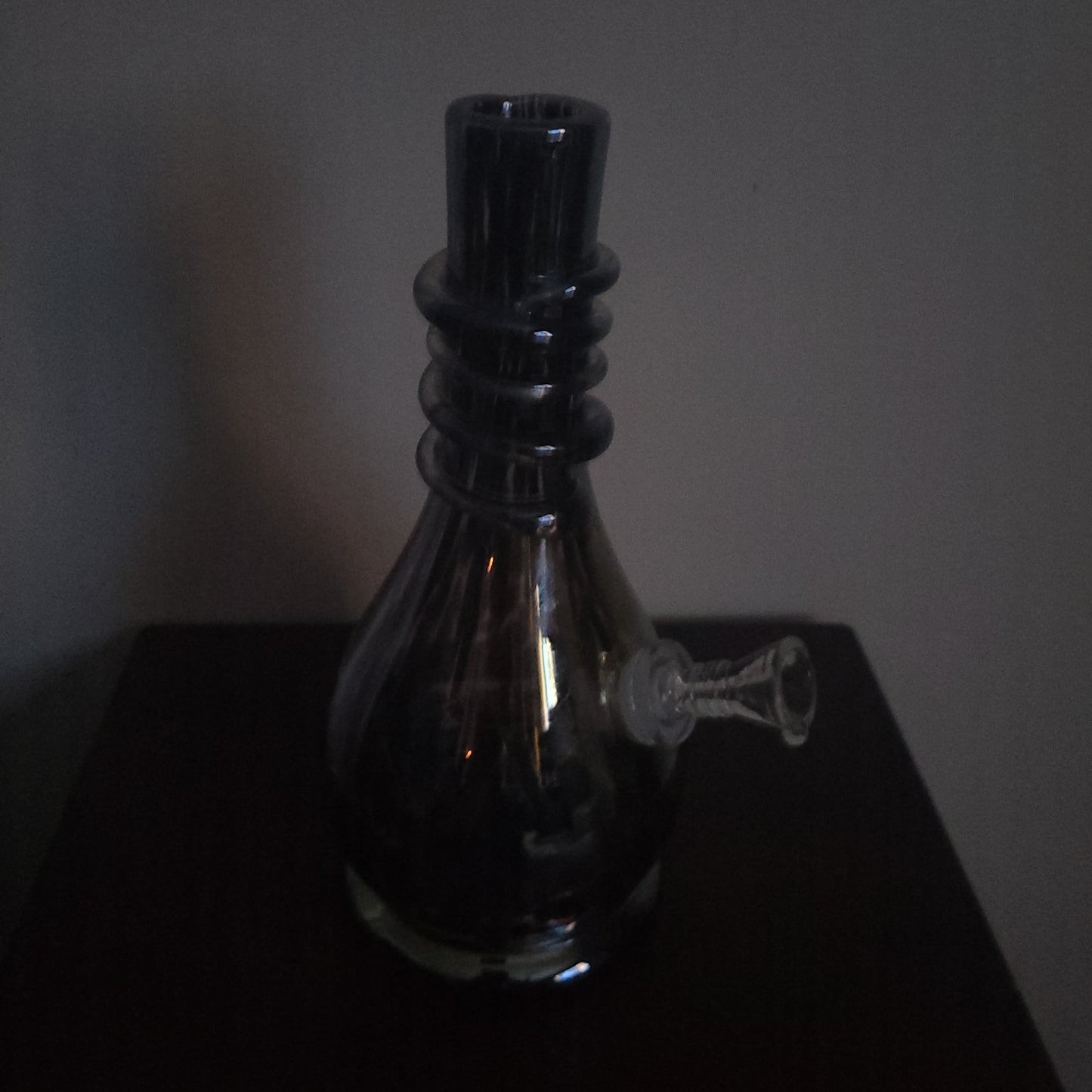 9" Heavy Dark Rain Drop bong