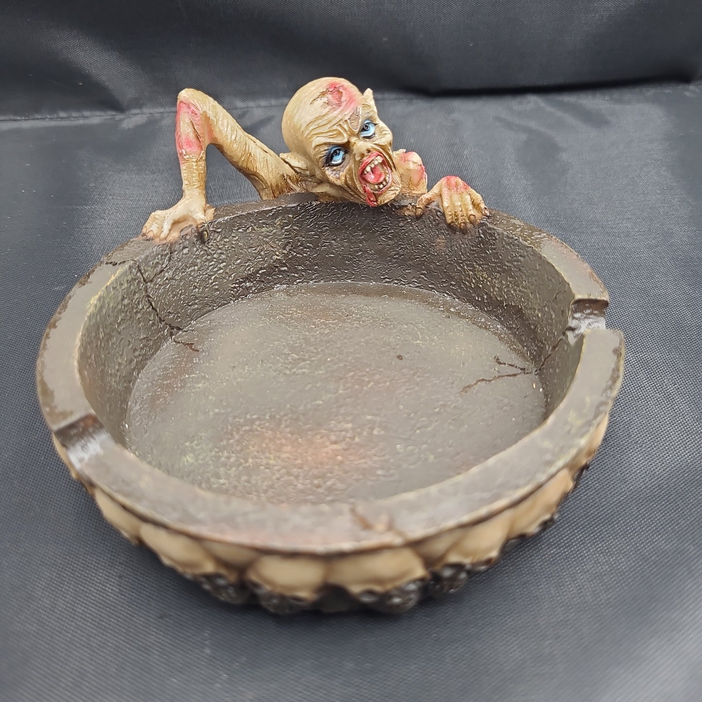 4" PolyResin Zombie Ashtray