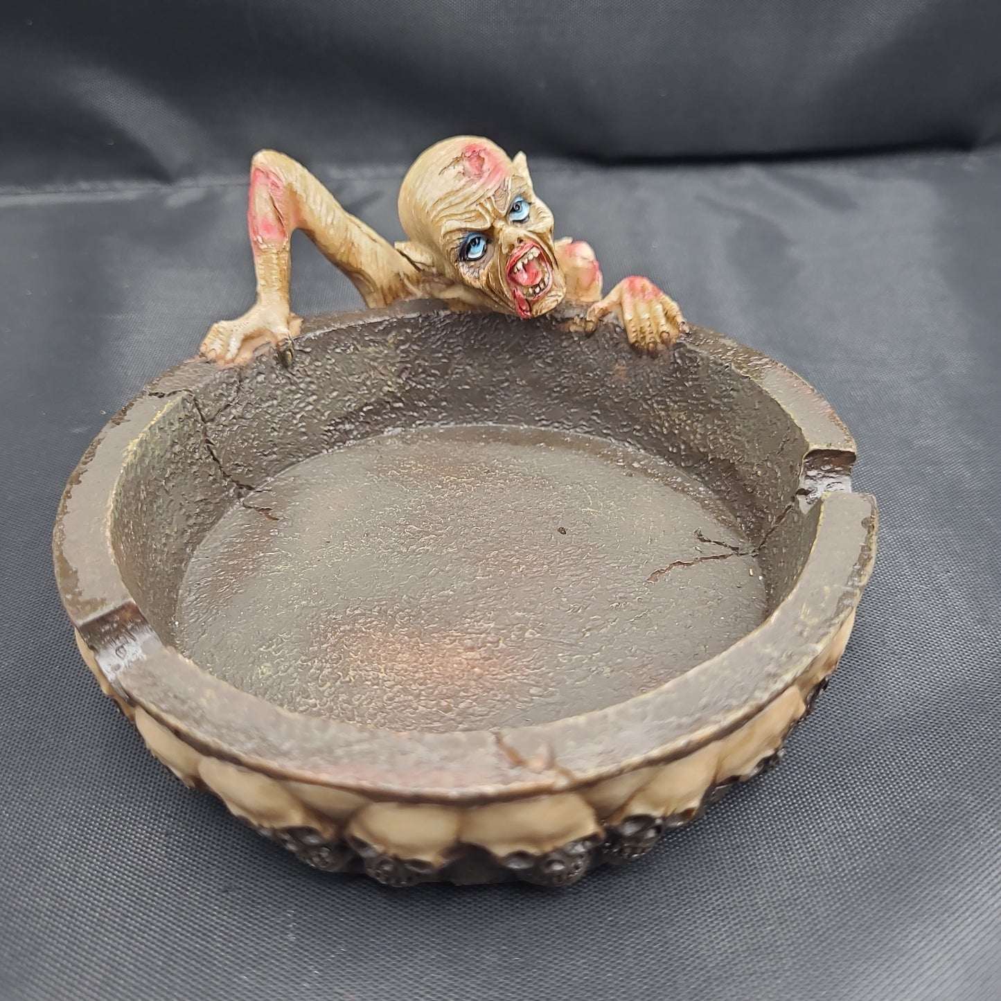 4" PolyResin Zombie Ashtray