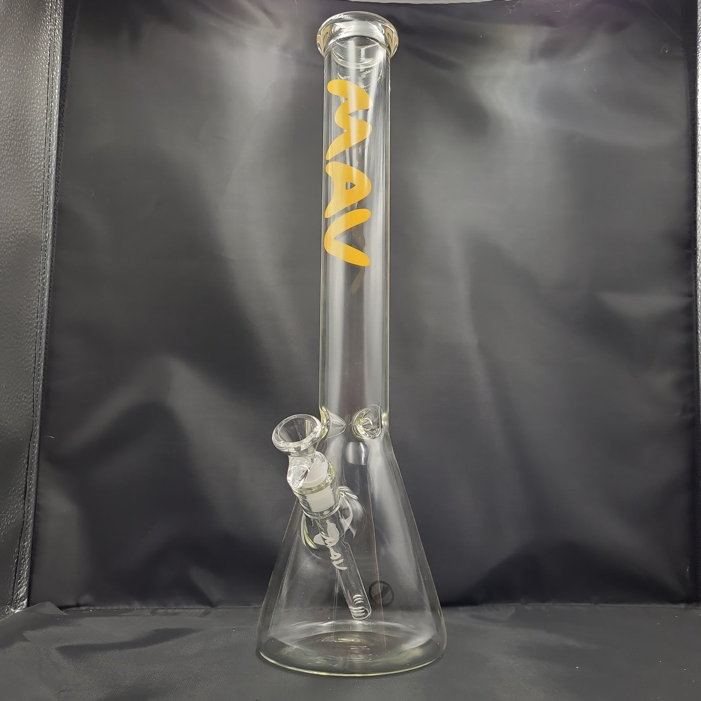 18" MAV Classic Beaker Bong