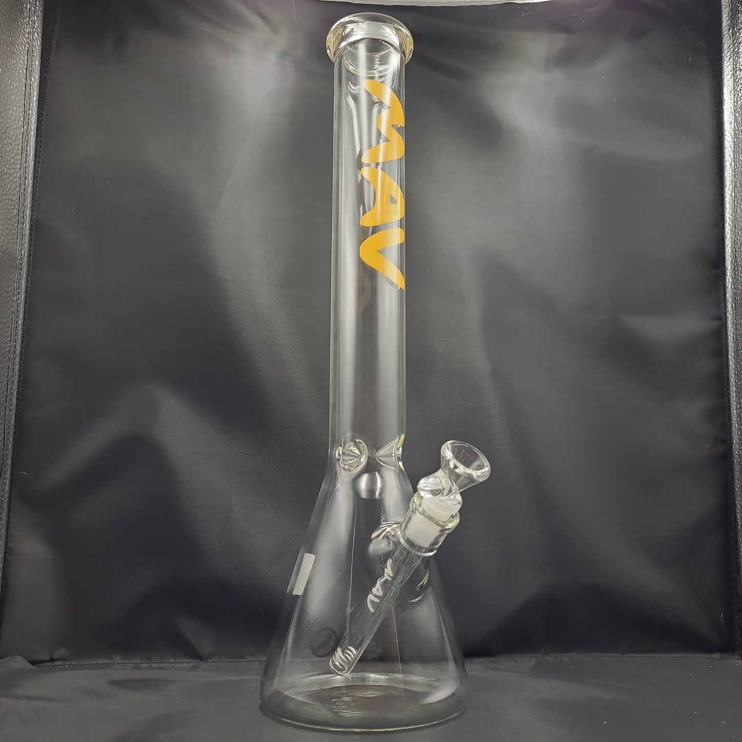 18" Classic Mav Beaker bong