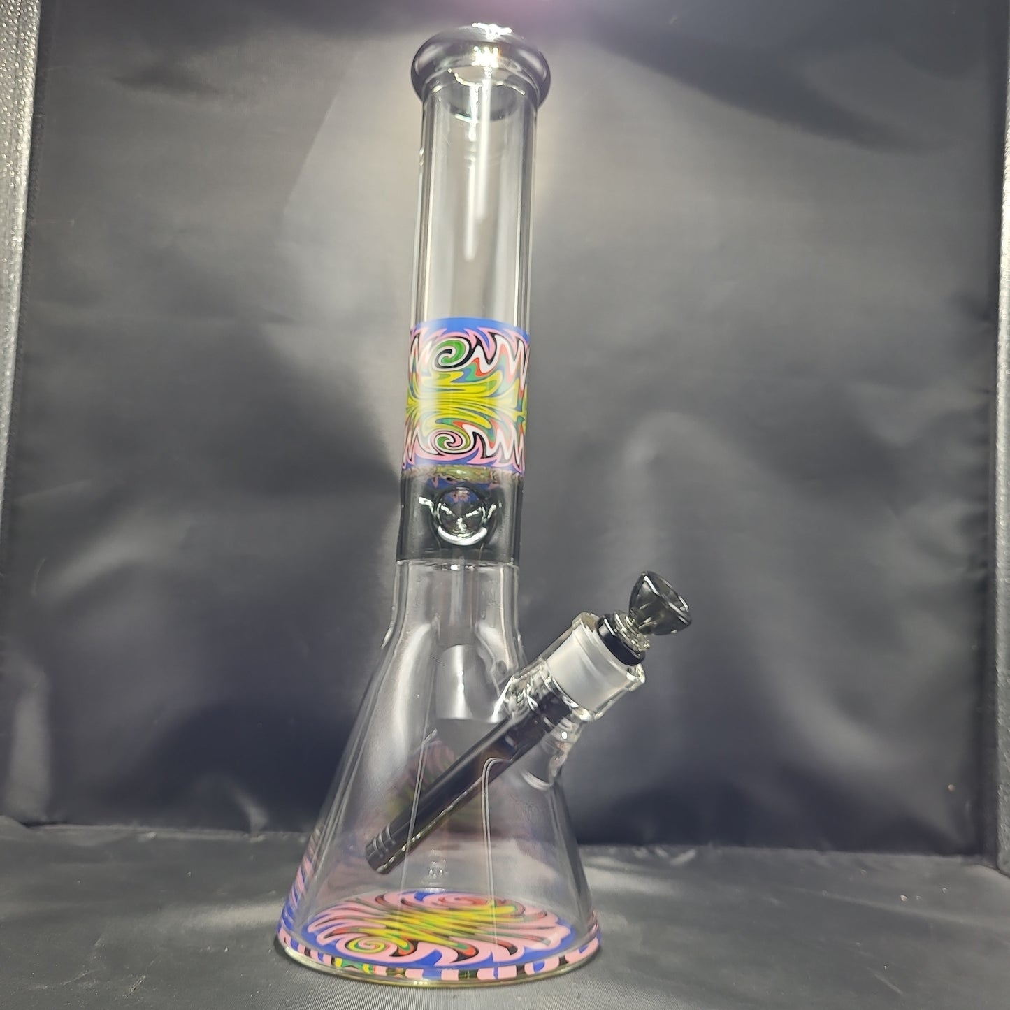 18" Sentience Wig Wag Beaker Water Pipe