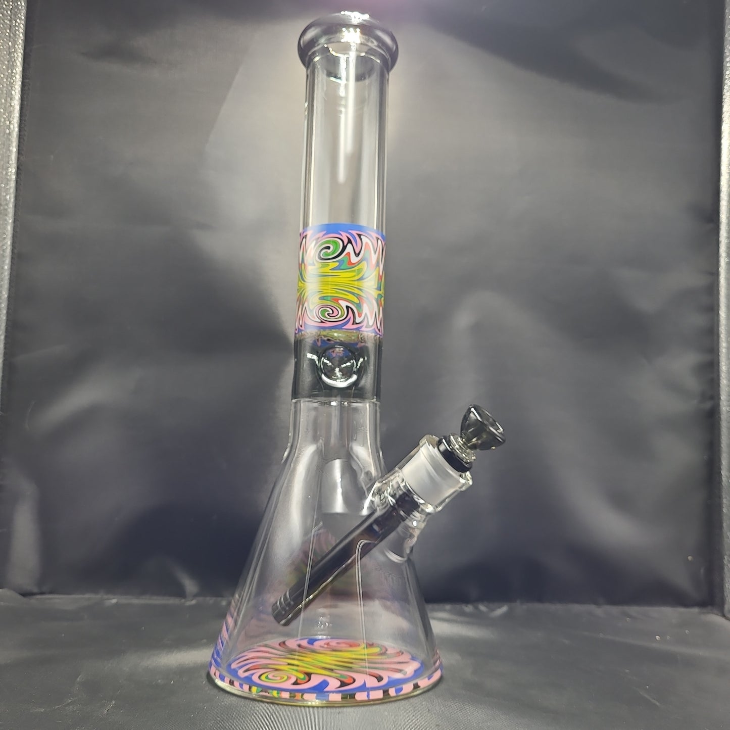 18" Sentience Wig Wag Beaker Water Pipe