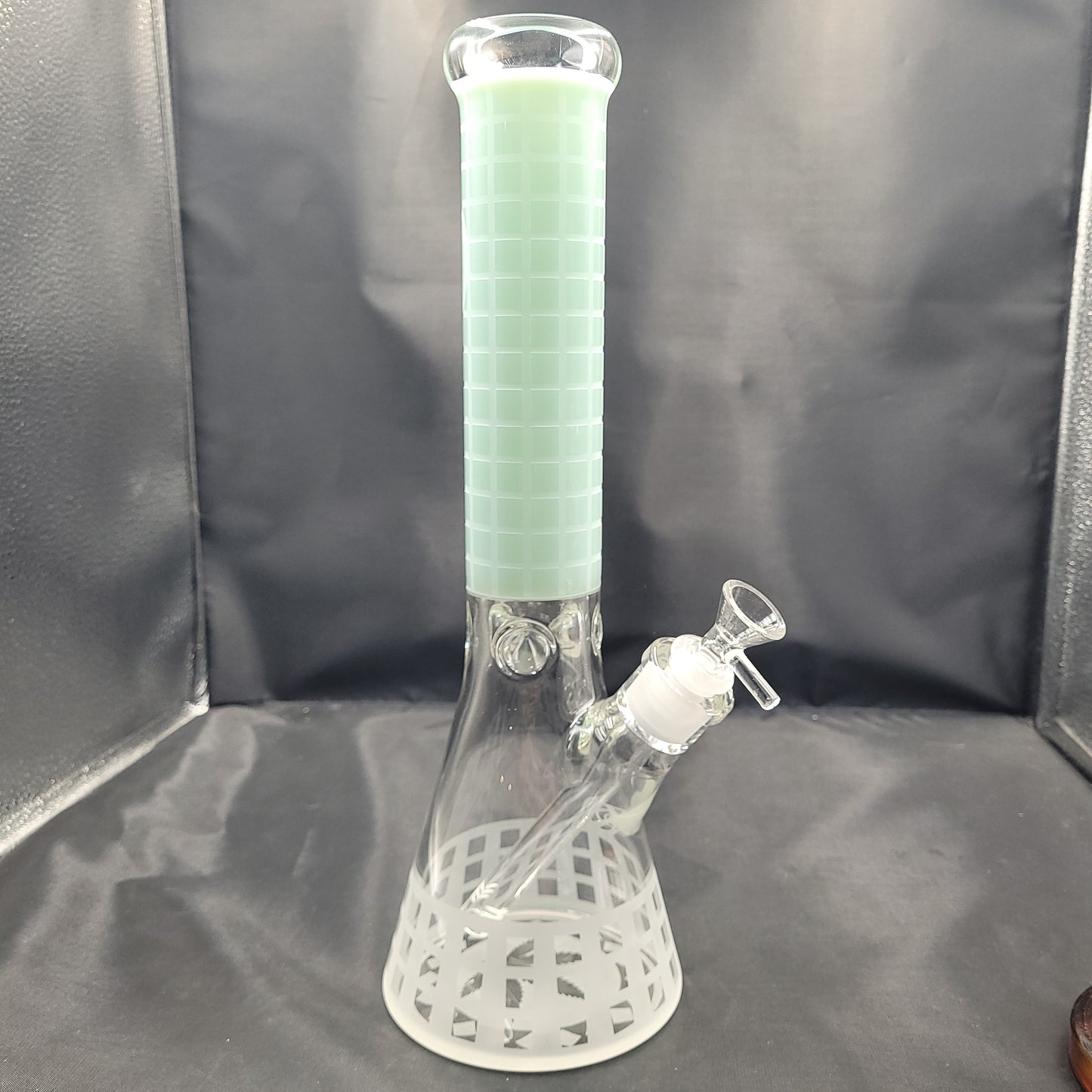 Sandblasted Hemp Leaf Beaker 14"