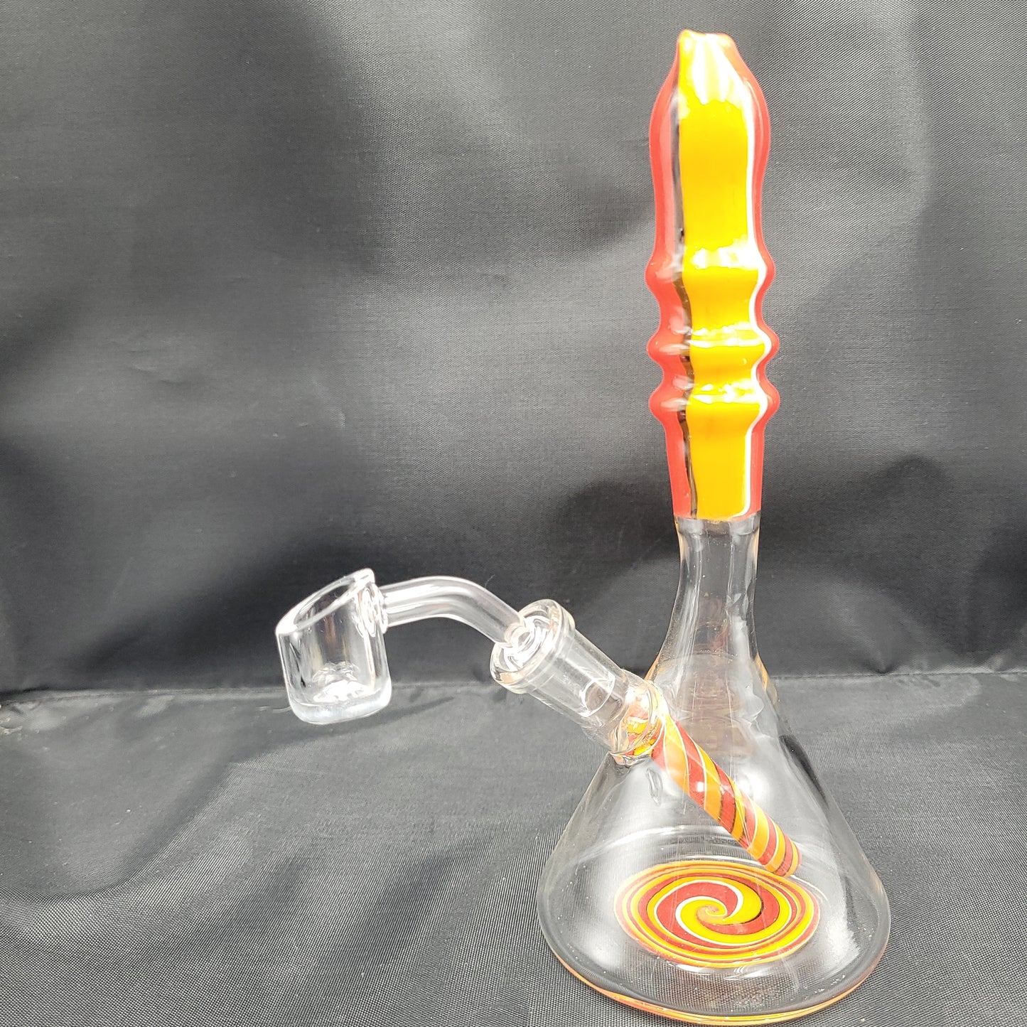 8.5" Multi Color Swirly beaker rig