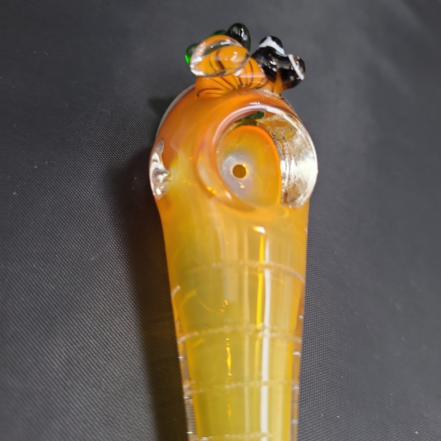 5" Carrot Bee Glass pipe